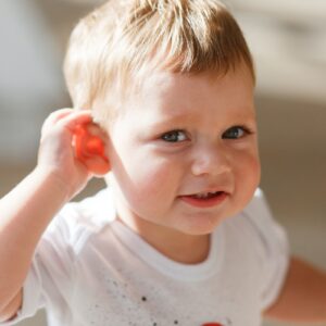 odstające uszy u dzieci - operacja plastyczna