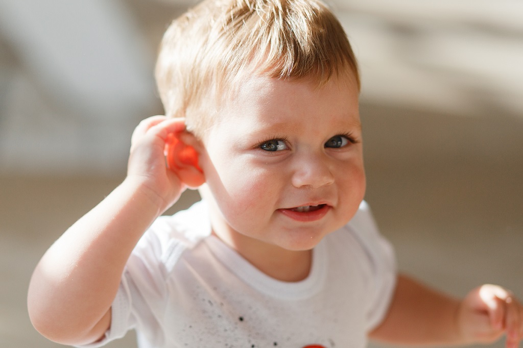 odstające uszy u dzieci - operacja